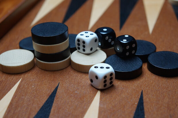 backgammon pieces and board - article image on backgammon math lessons