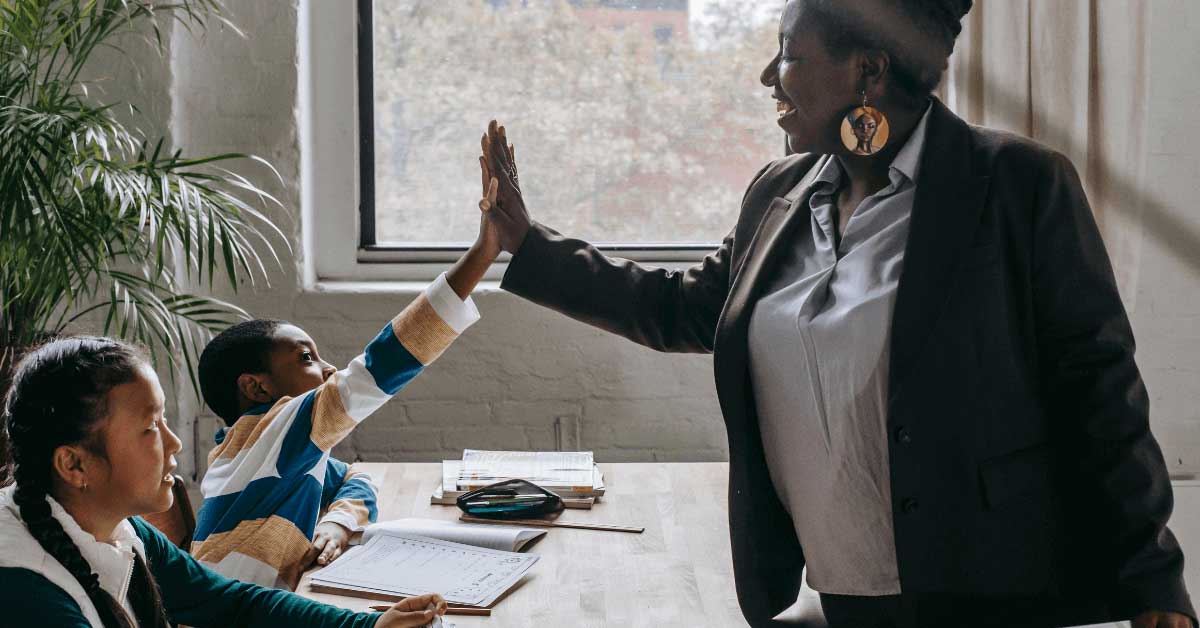 What’s the difference between a teacher and a tutor?